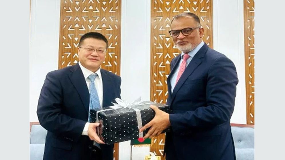 বাংলাদেশ থেকে ১ হাজার টন ইলিশ নিতে চায় চীন